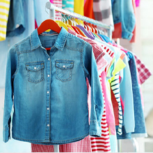 آتلیه کودک دارای لباس